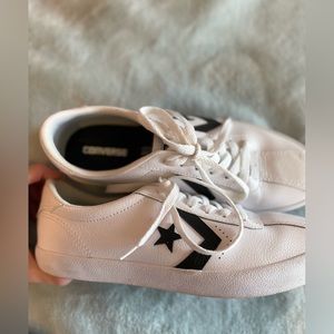 Black and white converse all star